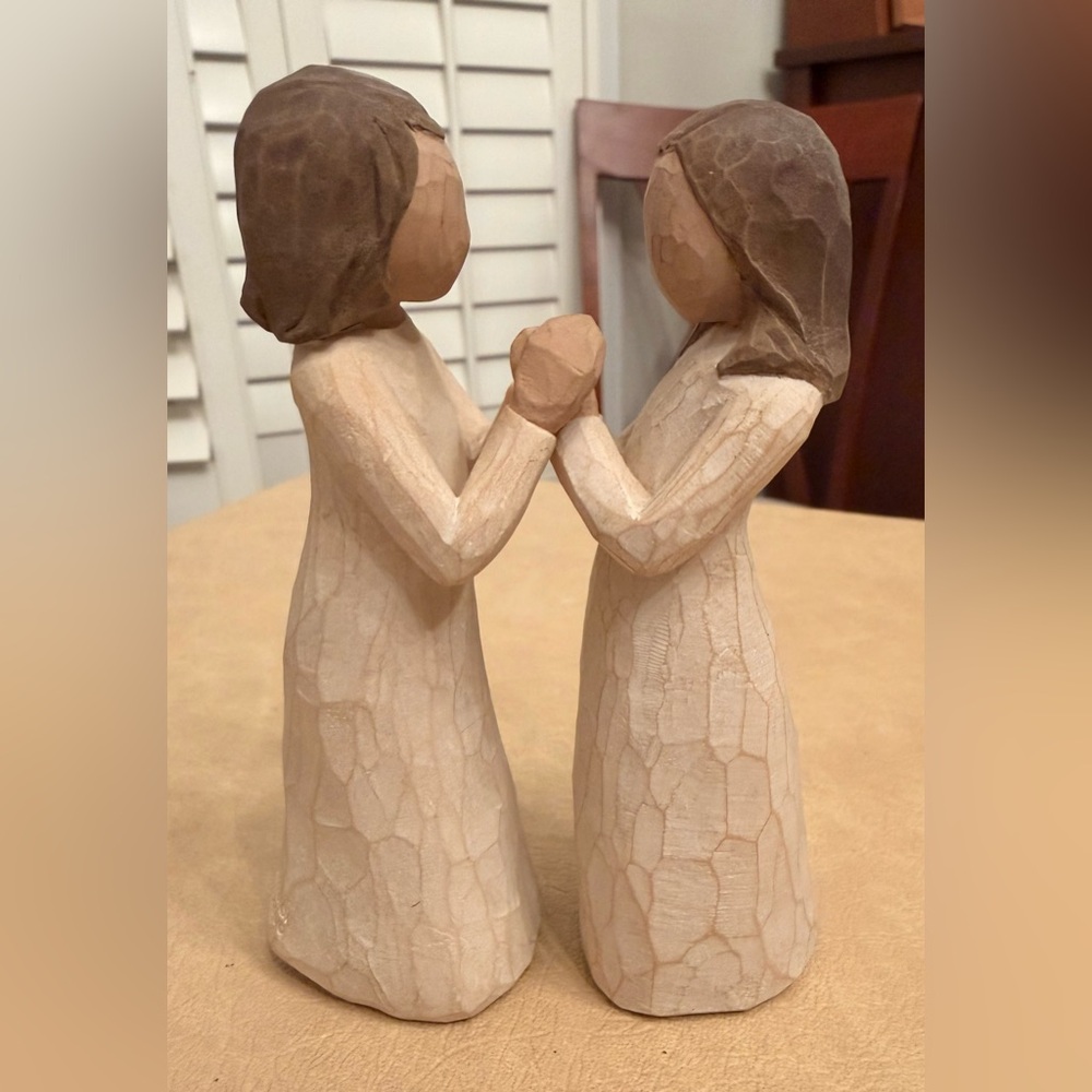 Willow Tree “Sisters by Heart” (Demdaco 2000)